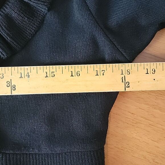 AGB sweater Size L - Picture 9 of 10